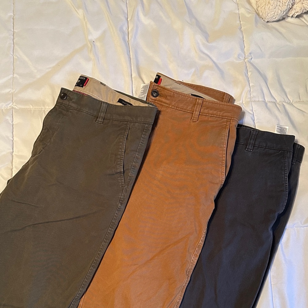 3 pair men’s Docker’s pants